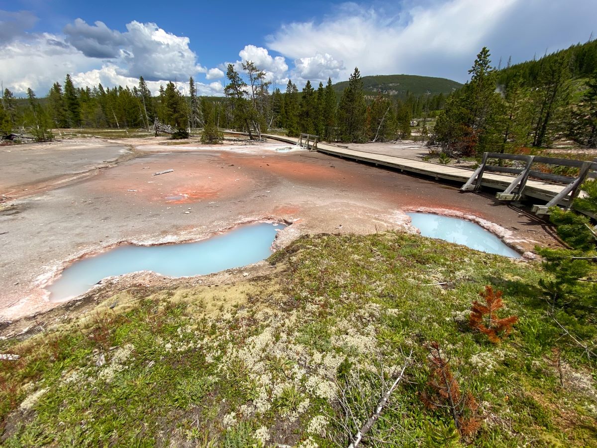 The Ultimate 1 5 Day Yellowstone Itinerary Engineer To Explore   Artists Paint Pots Yellowstone 