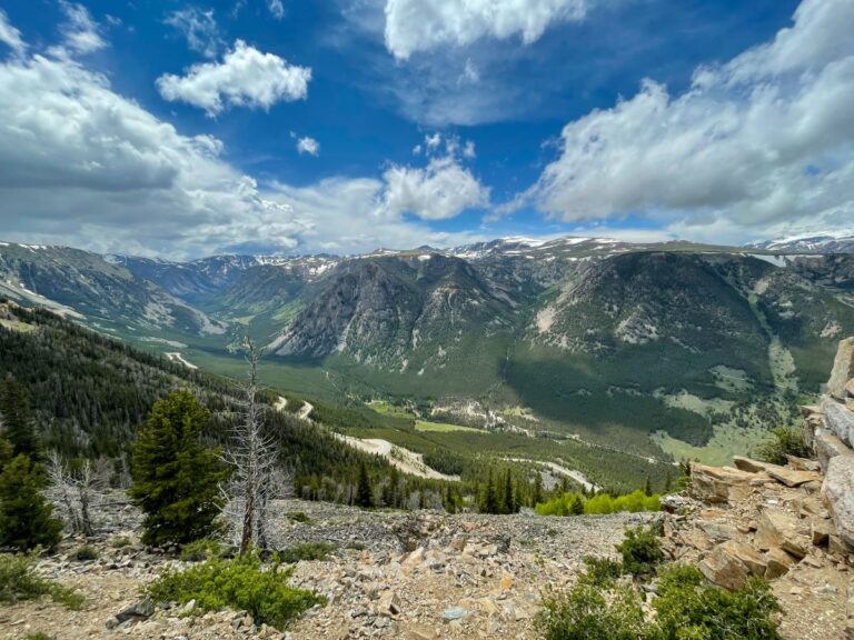 Beartooth Highway Scenic Drive Guide (With Tips & Photos!) - Engineer ...