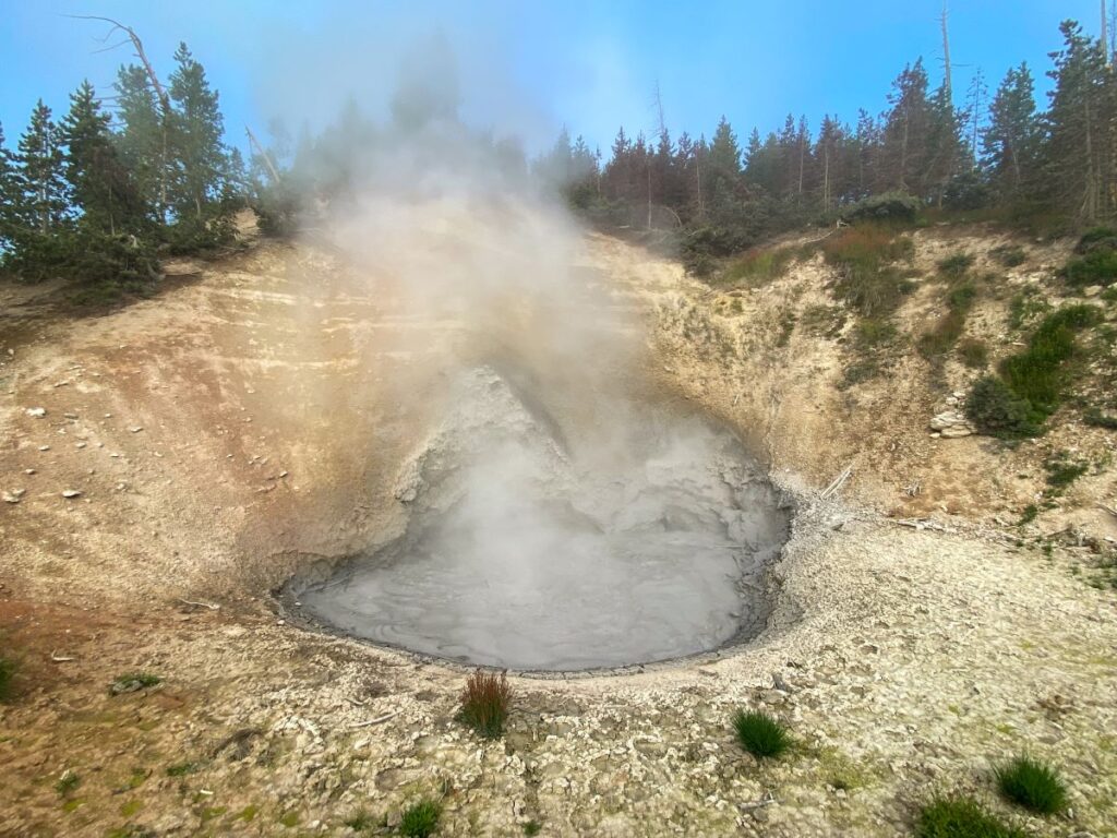 All 11 Geyser Basins In Yellowstone Ranked - Engineer To Explore