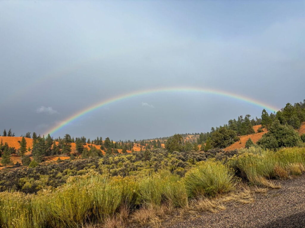 rainbow in bryce canyon national park