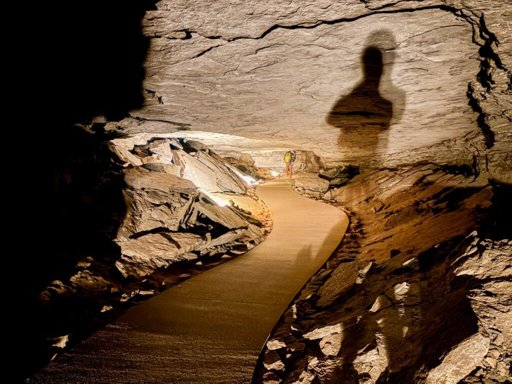 mammoth cave tours
