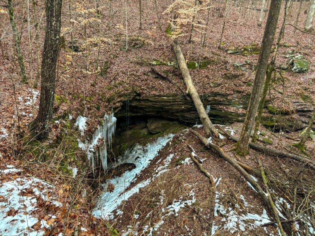sand cave trail mammoth cave
